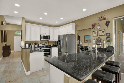 House in Brandon, Florida 5 bedrooms, 215.63 sq.m. № 2279920 - photo 11