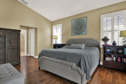 House in Brandon, Florida 5 bedrooms, 215.63 sq.m. № 2279920 - photo 14