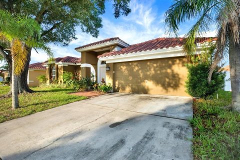 House in Brandon, Florida 5 bedrooms, 215.63 sq.m. № 2279920 - photo 28
