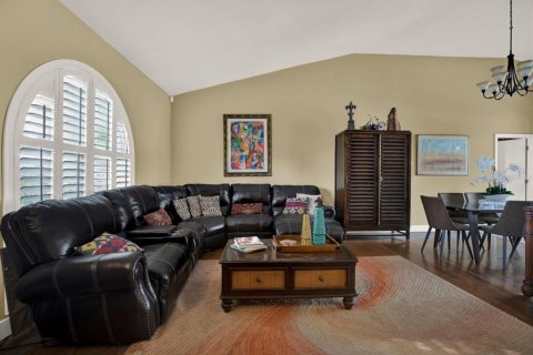 House in Brandon, Florida 5 bedrooms, 215.63 sq.m. № 2279920 - photo 2