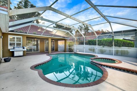 House in Brandon, Florida 5 bedrooms, 215.63 sq.m. № 2279920 - photo 26