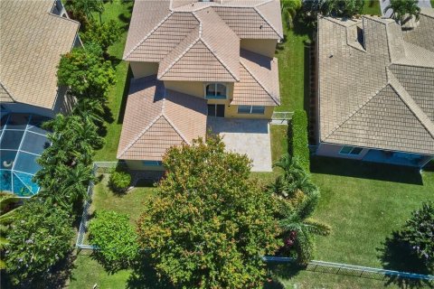 House in St. Lucie, Florida 4 bedrooms, 213.49 sq.m. № 2247230 - photo 2