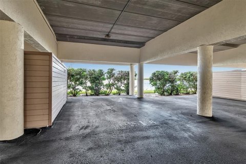 Condo in Cortez, Florida, 2 bedrooms № 2212476 - photo 27