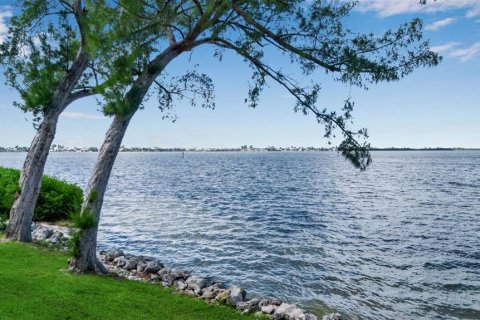 Condo in Cortez, Florida, 2 bedrooms № 2212476 - photo 5