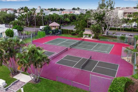 Condo in Cortez, Florida, 2 bedrooms № 2212476 - photo 28