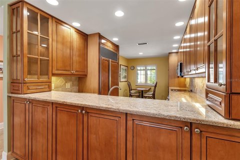 Condo in Cortez, Florida, 2 bedrooms № 2212476 - photo 11