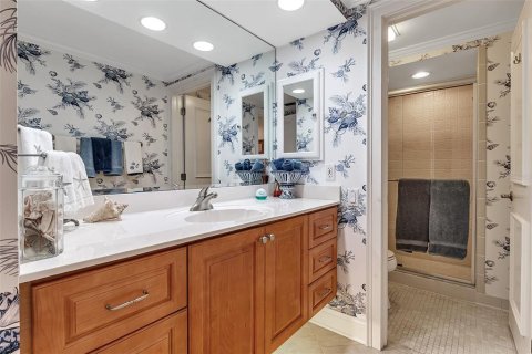 Condo in Cortez, Florida, 2 bedrooms № 2212476 - photo 24