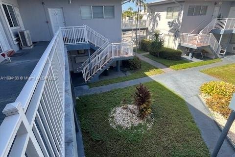 Снять в аренду кондоминиум в Майами-Бич, Флорида 1 спальня, 70.88м2, № 1946056 - фото 2