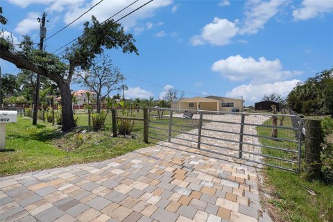 House in Tampa, Florida 5 bedrooms, 214.98 sq.m. № 1744293 - photo 7