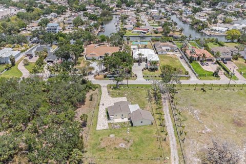 House in Tampa, Florida 5 bedrooms, 214.98 sq.m. № 1744293 - photo 5