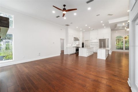 House in Gainesville, Florida 5 bedrooms, 327.48 sq.m. № 1354114 - photo 27