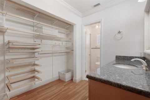 Casa en venta en Pinecrest, Florida, 5 dormitorios, 248.05 m2 № 1880251 - foto 11