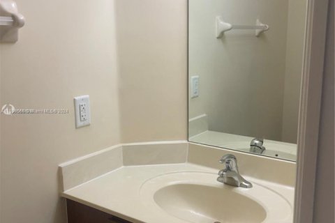 Copropriété à vendre à Doral, Floride: 3 chambres, 116.69 m2 № 1979831 - photo 15