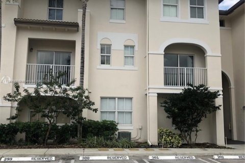 Copropriété à vendre à Doral, Floride: 3 chambres, 116.69 m2 № 1979831 - photo 2