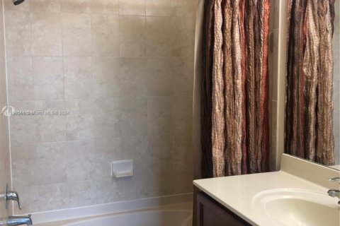 Copropriété à vendre à Doral, Floride: 3 chambres, 116.69 m2 № 1979831 - photo 13