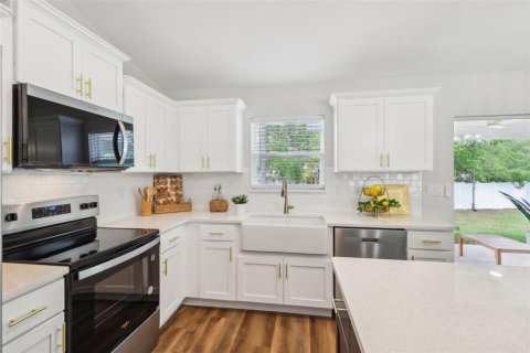 House in Ocala, Florida 3 bedrooms, 135.08 sq.m. № 1909247 - photo 8