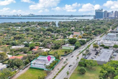 Immobilier commercial à vendre à Miami, Floride № 2025345 - photo 1