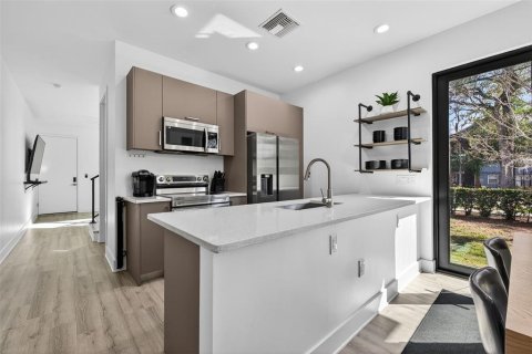 Touwnhouse à louer à Tampa, Floride: 3 chambres, 144.74 m2 № 2122146 - photo 7