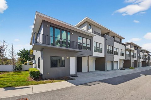 Touwnhouse à louer à Tampa, Floride: 3 chambres, 144.74 m2 № 2122146 - photo 3