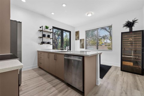 Touwnhouse à louer à Tampa, Floride: 3 chambres, 144.74 m2 № 2122146 - photo 11