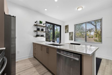 Touwnhouse à louer à Tampa, Floride: 3 chambres, 144.74 m2 № 2122146 - photo 10