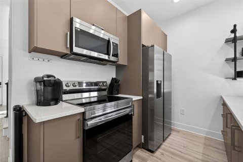 Touwnhouse à louer à Tampa, Floride: 3 chambres, 144.74 m2 № 2122146 - photo 9