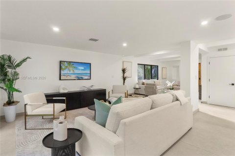 House in Miami Beach, Florida 4 bedrooms, 215.53 sq.m. № 2008638 - photo 4