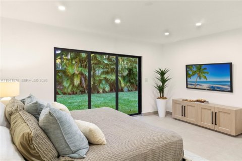 House in Miami Beach, Florida 4 bedrooms, 215.53 sq.m. № 2008638 - photo 13