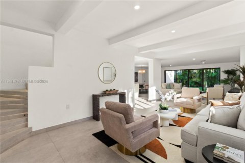 House in Miami Beach, Florida 4 bedrooms, 215.53 sq.m. № 2008638 - photo 6