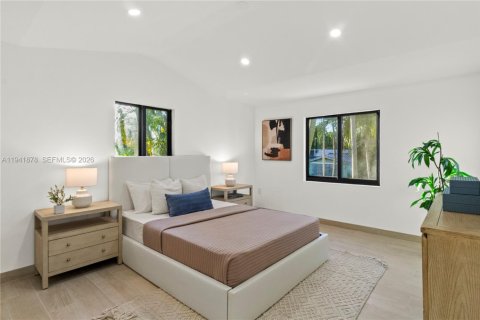 House in Miami Beach, Florida 4 bedrooms, 215.53 sq.m. № 2008638 - photo 17