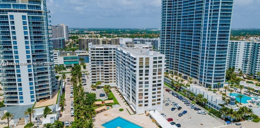 Condominio en Hollywood, Florida, 2 dormitorios № 1294595