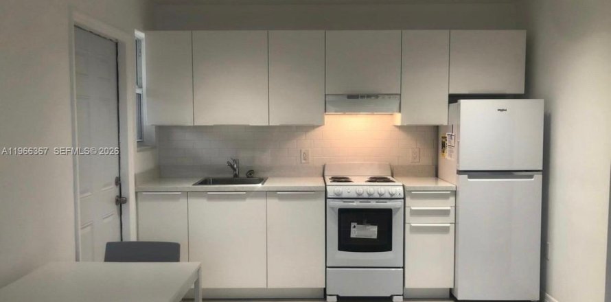 Villa ou maison à South Miami, Floride 1 chambre, 62.24 m2 № 2028141