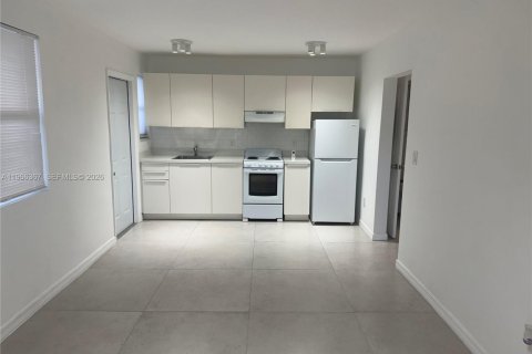 Villa ou maison à louer à South Miami, Floride: 1 chambre, 62.24 m2 № 2028141 - photo 8