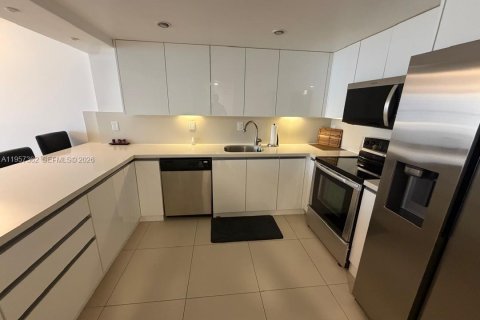Copropriété à louer à Miami, Floride: 1 chambre, 98.1 m2 № 2024569 - photo 5