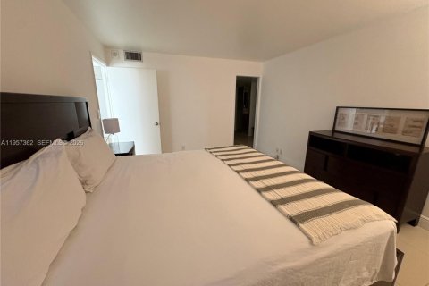 Copropriété à louer à Miami, Floride: 1 chambre, 98.1 m2 № 2024569 - photo 17