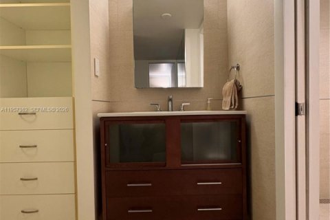 Copropriété à louer à Miami, Floride: 1 chambre, 98.1 m2 № 2024569 - photo 19