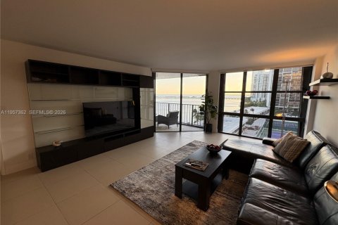 Copropriété à louer à Miami, Floride: 1 chambre, 98.1 m2 № 2024569 - photo 2