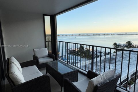 Copropriété à louer à Miami, Floride: 1 chambre, 98.1 m2 № 2024569 - photo 22