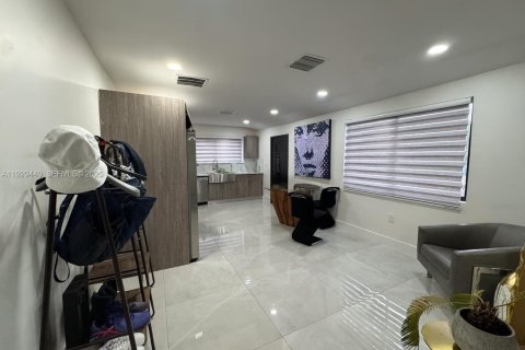 Casa en alquiler en Miami, Florida, 1 dormitorio, 51.1 m2 № 1987784 - foto 4