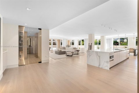 Купить кондоминиум в Майами-Бич, Флорида 4 спальни, 375.23м2, № 2021134 - фото 23