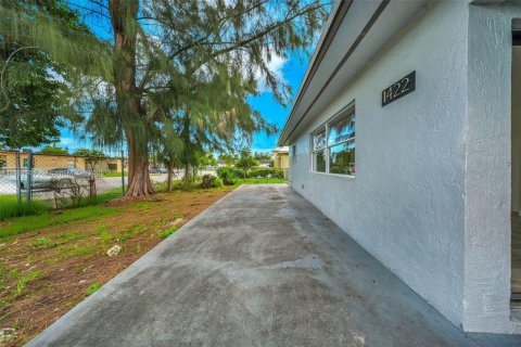 House in Florida City, Florida 4 bedrooms, 116.5 sq.m. № 1943938 - photo 1