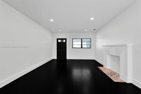 Villa ou maison à louer à Surfside, Floride: 3 chambres № 1974867 - photo 5