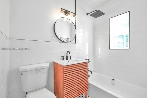 Villa ou maison à louer à Surfside, Floride: 3 chambres № 1974867 - photo 23