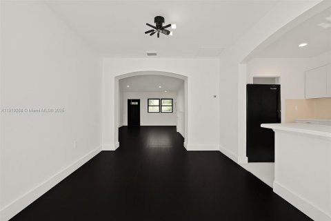 Villa ou maison à louer à Surfside, Floride: 3 chambres № 1974867 - photo 10