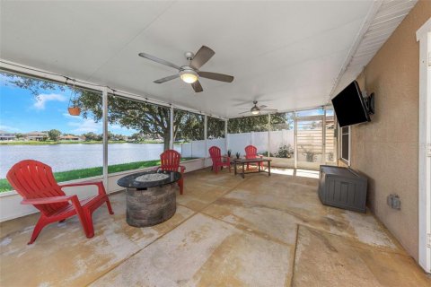 House in Wesley Chapel, Florida 4 bedrooms, 143.44 sq.m. № 2418893 - photo 13