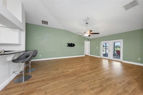 House in Wesley Chapel, Florida 4 bedrooms, 143.44 sq.m. № 2418893 - photo 11