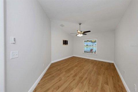 House in Wesley Chapel, Florida 4 bedrooms, 143.44 sq.m. № 2418893 - photo 27