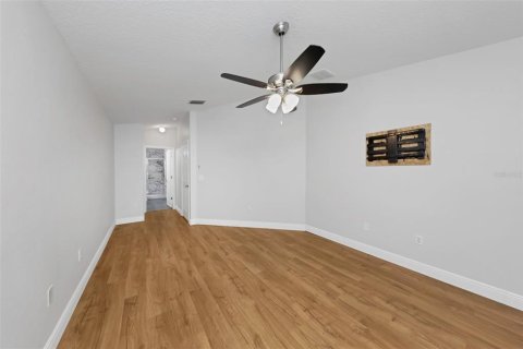 House in Wesley Chapel, Florida 4 bedrooms, 143.44 sq.m. № 2418893 - photo 26