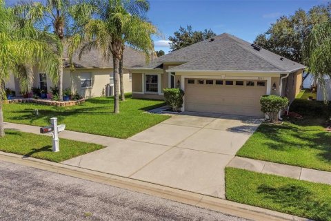 House in Wesley Chapel, Florida 4 bedrooms, 143.44 sq.m. № 2418893 - photo 4
