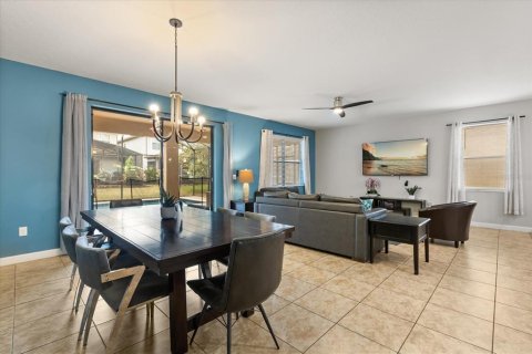 House in Davenport, Florida 7 bedrooms, 334.82 sq.m. № 2099542 - photo 16